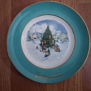 Avon Christmas 1978 Decorative Plate - Teal and Gold